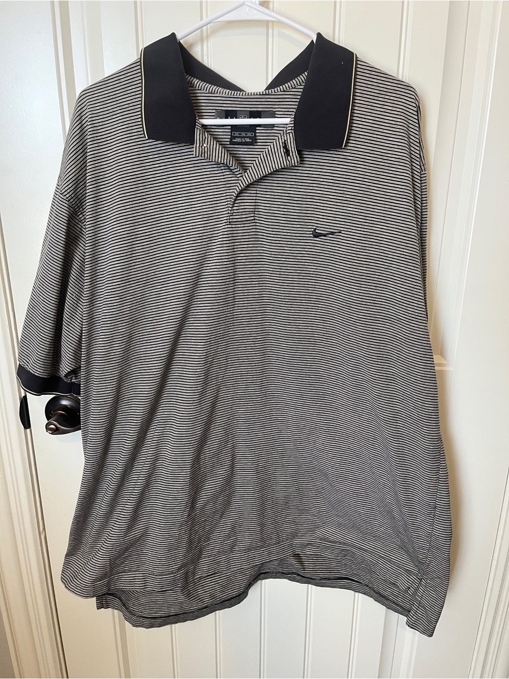 Nike Golf Men's Black & White Micro-Stripe Polo with Contrast Collar